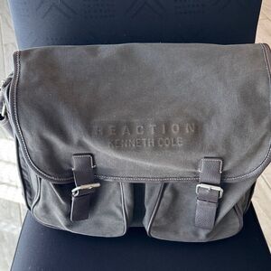 Kenneth Cole Reaction Black Messenger Bag